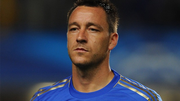 John Terry đang thể hiện một phong độ khá nhợt nhạt trong màu áo của Chelsea mùa này. Chính vì vậy nên công thần của The Blue có thể sẽ bán xới của khỏi sân Stamford Bridge trong tháng Giêng tới khi bản hợp đồng của anh kết thúc.