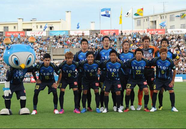 Mùa giải hiện tại, Yokohama FC đang xếp thứ 16 tại J.League 2 sau 38 vòng đấu. Khoảng cách giữa họ và nhóm "cầm đèn đỏ" lên tới 7 điểm.