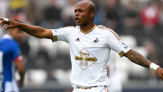 Andre Ayew là tiền đạo người Ghana đang thi đấu trong màu áo của Swansea. Anh có màn thể hiện tốt tại NHA với việc ghi 5 bàn thắng trong 10 trận, nhận phần thưởng cầu thủ hay nhất tháng 8.