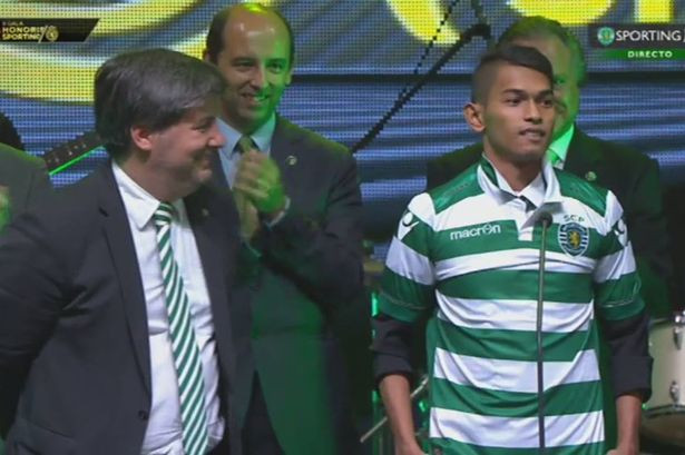 Mới đây, CLB cũ của Cris Ronaldo là Sporting Lisbon đã ký hợp đồng chính thức với Martunis để đào tạo anh thành một cầu thủ bóng đá chuyên nghiệp.