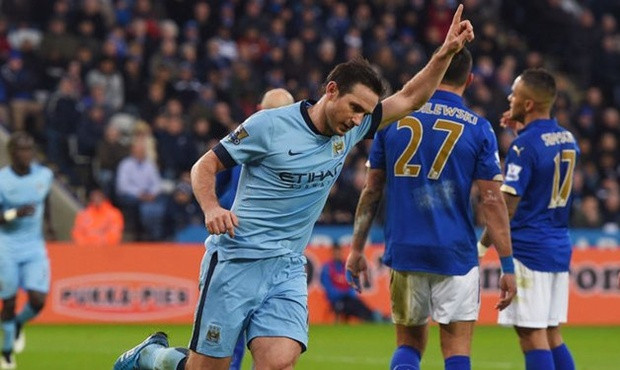 Sau khi chia tay Chelsea, tưởng chừng như Frank Lampard không còn thời kì đỉnh cao nữa. Cầu thủ này được CLB New York City cho Man City mượn. Trong màu áo của Man City, Lampard tuy chỉ đóng vai trò dự bị nhưng cầu thủ này vẫn đóng góp những dấu ấn rất đậm nét mà cụ thể là năm bàn thắng cho CLB thành Manchester.