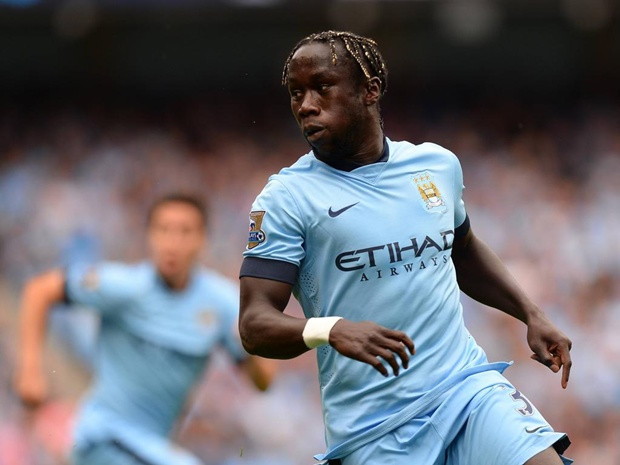 Gần như không nằm trong kế hoạch bảo vệ ngôi vương của HLV Pellegrini, Bacary Sagna chỉ có 12 lần được khoác lên mình màu áo xanh. Và đó là lý do vì sao ngày rời Etihad của hậu vệ người Pháp càng đến gần hơn khi mùa giải 2014/15 đang đi đến hồi kết.