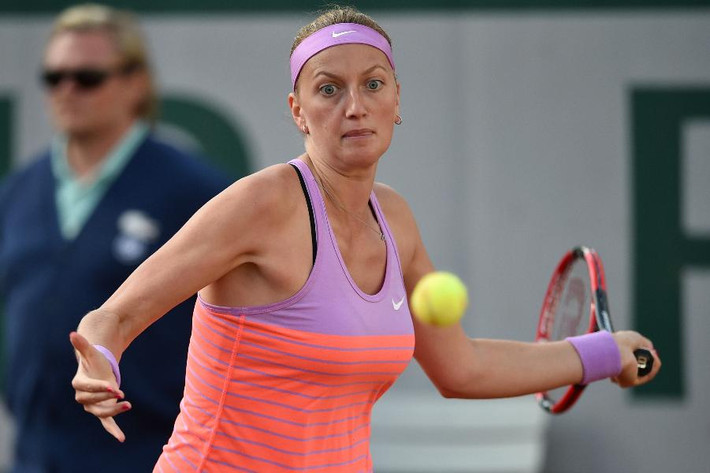 Người tiếp theo được tạp chí Forbes vinh danh đó là tay vợt Petra Kvitova khi cô kiếm được tổng thu nhập là 7,7 triệu USD. Việc giành được 3 triệu USD từ việc vô địch Wimbledon 2014 khiến Kvitova có mặt trong top những VĐV kiếm tiền giỏi nhất thế giới. Đồng thời Kvitova đã kiếm được kha khá từ những bản hợp đồng quảng cáo với hãng thời trang thể thao Nike, công ty Wilson và hãng đồng hồ Ritmo Mundo.