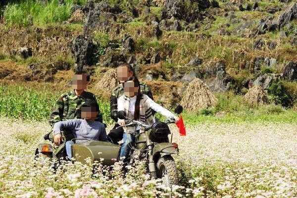 Những bức ảnh vô ý thức này được các bạn trẻ từng đi Hà Giang chỉ trích rất nhiều.