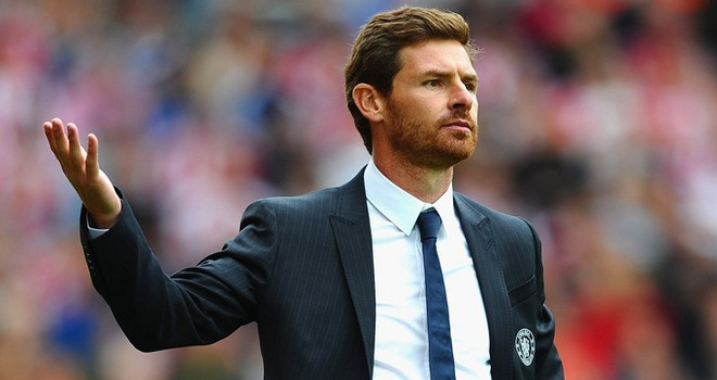 Sau khi cùng Porto đoạt cú ăn 3, Andre Villas-Boas được chỉ định thay thế Carlo Ancelotti ở Chelsea năm 2011. Tuy vậy, với thành tích nghèo nàn, ông bị sa thải sau 8 tháng cầm quân tại sân Stamford Bridge.