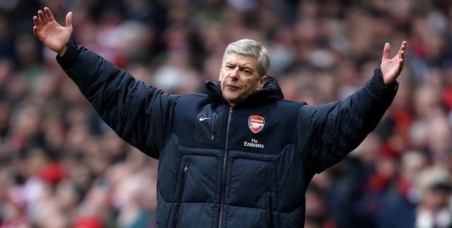 HLV Wenger luôn bị chế giễu vì thành tích nghèo nàn của Arsenal. Fan “Pháo thủ” phải chờ đợi 8 năm để chứng kiến Pháo thủ có một danh hiệu kể từ chức vô địch FA Cup năm 2005.