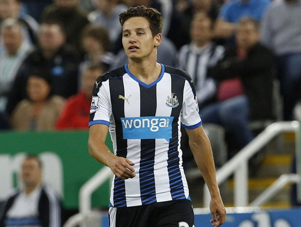 Ngoài màn trình diễn ấn tượng trong trận gặp Northampton tại League Cup, Thauvin - tân binh của Newcastle gây thất vọng ở các trận còn lại. Cầu thủ chạy cánh 22 tuổi không ghi bàn và chưa kiến tạo sau 6 lần ra sân tại Premier League. Rõ ràng Thauvin không xứng với giá 18 triệu euro mà Newcastle bỏ ra để chiêu mộ anh.