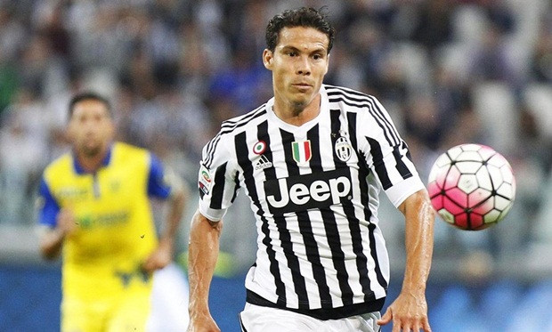 Hernanes gia nhập Juventus ngày cuối cùng kỳ chuyển nhượng với giá 11,5 triệu euro từ Inter Milan. Nhưng cầu thủ người Argentina này chưa để lại được nhiều dấu ấn sau 10 lần ra sân trong màu áo của "Bà đầm già" thành Turin.