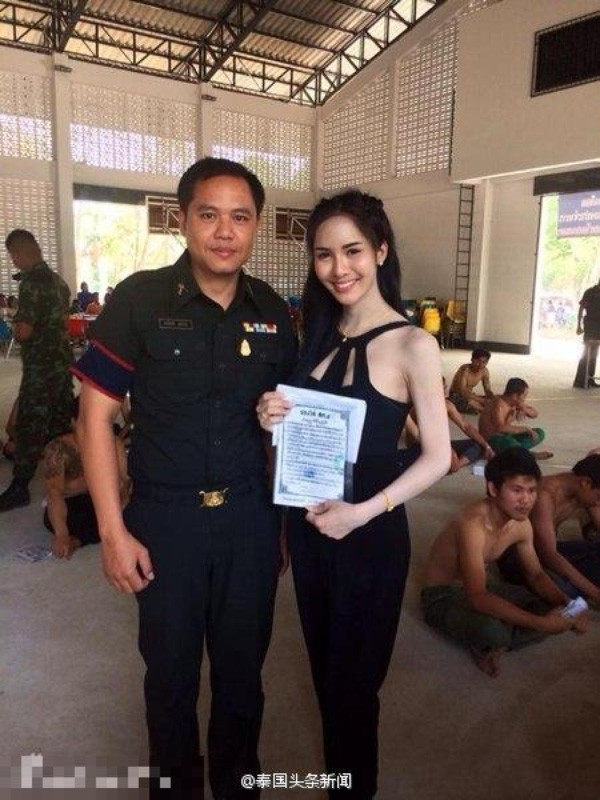 Sau đó họ sẽ được nhận một tấm bằng xác nhận là đã hoàn tất việc đi khám nghĩa vụ quân sự.
