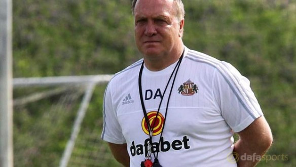 Nhưng Sunderland khởi đầu mùa giải 2015/2016 hết sức tệ hại khi chưa có trận thắng nào, hòa 3 và thua 5 trận. Đây là lý do khiến HLV Dick Advocaat đưa ra quyết định của mình.