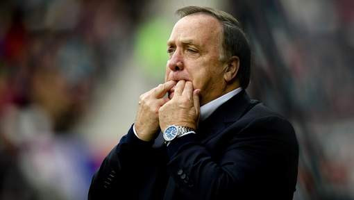 Sau khi chia tay với Sunderland, Dick Advocaat đã lên máy bay trở về Hà Lan và ông sẽ tổ chức họp báo tại quê nhà để thông báo việc mình chia tay với CLB này. Như vậy, Dick Advocaat là HLV đầu tiên chia tay giải đấu cao nhất tại nước Anh.