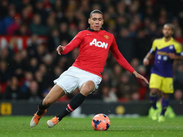 Chris Smalling cùng với thủ thành De Gea đã góp phần tạo nên một hàng thủ vững chắc cho M.U. Dù phải đá cặp với nhiều trung vệ khác, Chris Smalling vẫn thi đấu rất hiệu quả và luôn nhận được sự đánh giá cao từ giới chuyên môn và người hâm mộ.