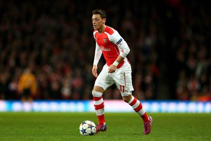 Mesut Ozil là vua kiến tạo ở giải Ngoại hạng Anh tính đến thời điểm hiện tại với 16 đường chuyền thành bàn.