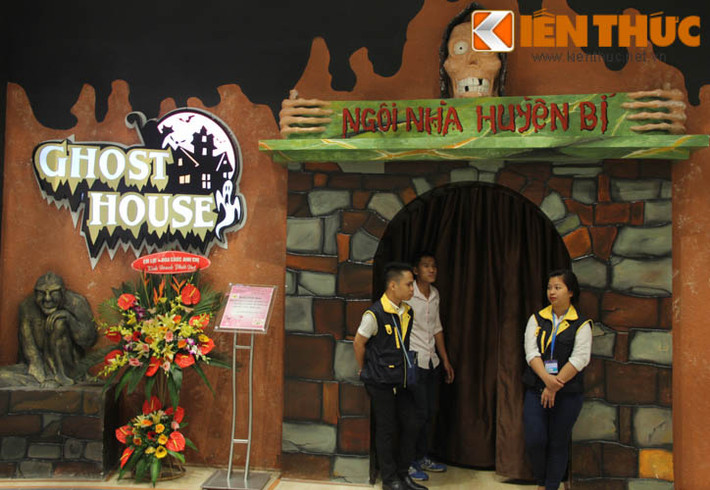 Nhà ma mới hay còn gọi là ngôi nhà huyền bí với diện tích hơn 300m2 tại AEON Mall Long Biên (Hà Nội).