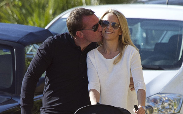 Nhưng những người yêu quý HLV Brendan Rodgers hy vọng rằng bên người tình trẻ Charlotte Hind, cựu HLV LIverpool sẽ xoa dịu phần nào nỗi buồn của mình.