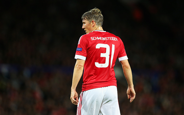 Tên tuổi của Schweinsteiger đã được khẳng định tại Bayern Munich nhưng khi sang tới Man United, tên tuổi của cầu thủ người Đức cộng thêm danh tiếng của Man United khiến số lượng áo cầu thủ này bán được khủng thứ tư châu Âu.