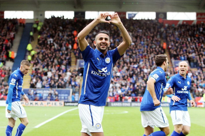 Không phải ngẫu nhiên mà Leicester có thể “hanh thông” ở giải đấu được xem là “khó khăn” nhất hành tinh. Tinh thần chiến đấu là “thứ vũ khí” tuyệt vời giúp đội bóng nhỏ bé này bay cao, ngoài ra chúng ta phải nói đến sự tỏa sáng rực rỡ ngôi sao Jamie Vardy và Riyad Mahrez, bên cạnh tài dẫn dắt tài tình của HLV Claudio Ranieri.
