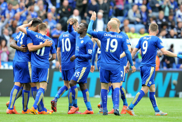 Từ ứng cử viên rớt hạng Leicester đang bay cao ở Premier League với vị trí đầu tiên trên bảng xếp hạng sau 15 vòng đấu. Kể từ đầu mùa “The Foxes” thắng 9 hòa 5 và chỉ để thua 1 trận duy nhất. Một phong độ ổn định, nếu không muốn nói là thăng hoa tột đỉnh.