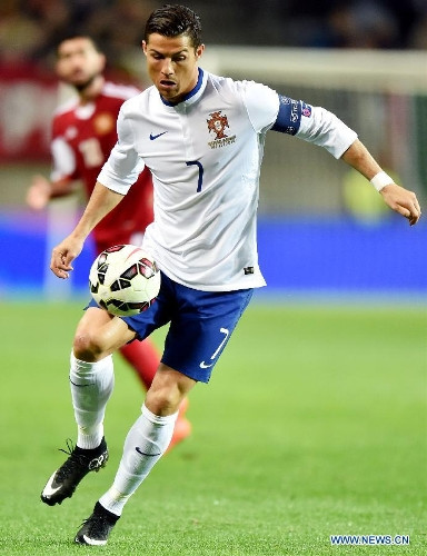 Ứng cử viên đầu tiên cho danh hiệu vua phá lưới VCK Euro 2016 đó chính là Cris Ronaldo. Do Bồ Đào Nha rơi vào bảng F với sự góp mặt của những đối thủ dưới cơ như Áo, Hungary và Iceland, CR7 sẽ có nhiều cơ hội ghi tên mình lên bảng điện tử hơn.