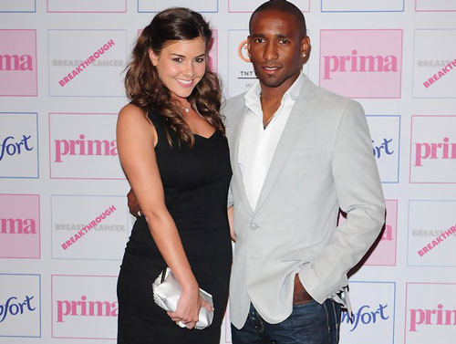 Jermain Defoe (Sunderland) và Imogen Thomas – Hoa hậu xứ Wales năm 2003.