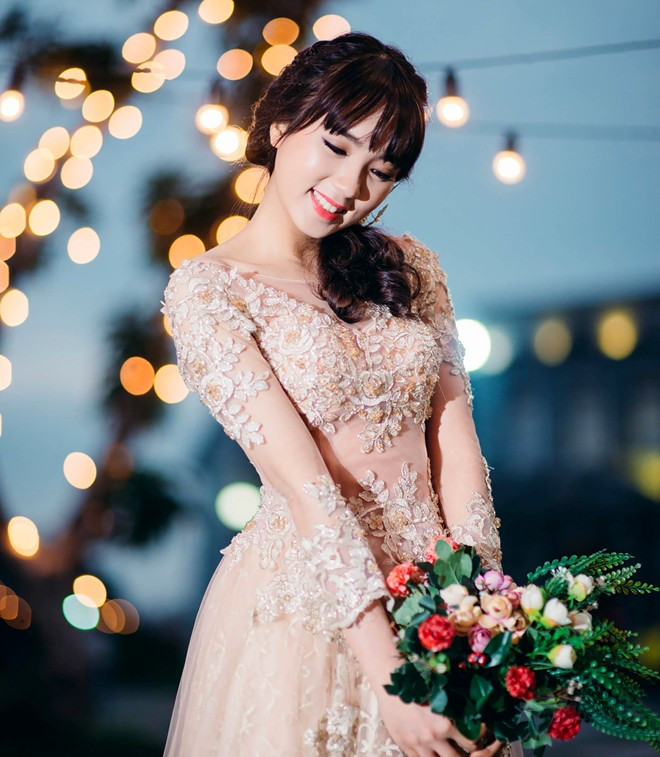 Vũ Thị Thủy sinh năm 1996, lớp Anh 7, khoa Kinh tế. “Luôn nỗ lực hết sức” là phương châm của cô gái này trước mỗi sự kiện quan trọng.