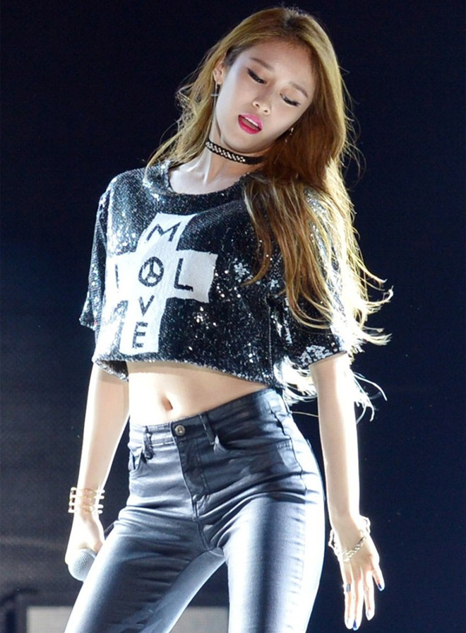 Jiyeon (T-ARA) thường đứng top đầu về nhan sắc, nhưng xét về độ đẹp của rốn, nữ thần tượng chỉ đứng thứ 8.