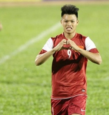 Văn Thành là cầu thủ rất được kỳ vọng trong lần tập trung này của U23 Việt Nam. Không sở hữu thân hình lực lưỡng, cơ bắp cuồn cuộn, nhưng bù lại cầu thủ người Thái Bình lại có được tốc độ và sự sắc bén khiến các hậu vệ đối phương phải luôn chú ý tới anh.