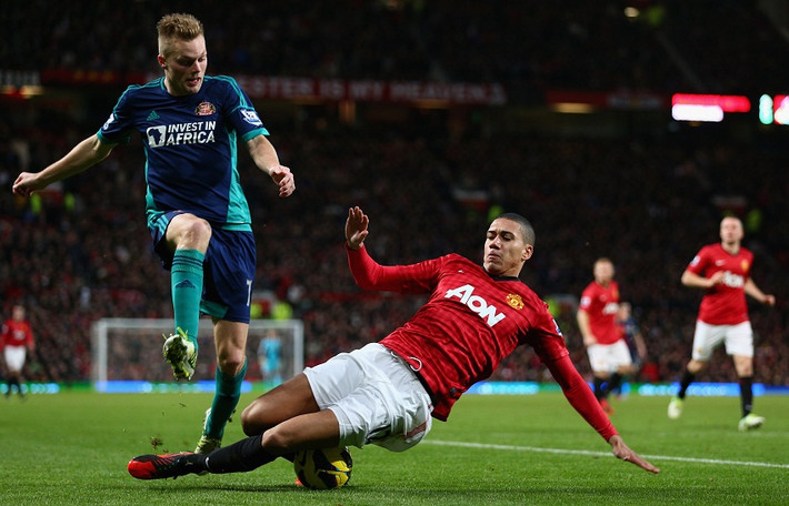 Chính Smalling chốt chặn đáng tin cậy của MU mùa giải này. Dưới thời của HLV Louis van Gaal, hậu vệ người Anh có sự trưởng thành vượt bậc, cả về chuyên môn lẫn tâm lý thi đấu, qua đó khẳng định vị trí của mình trong lòng người hâm mộ MU.