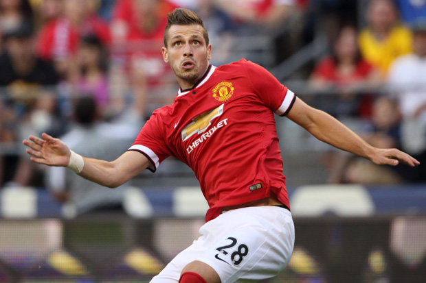 Mặc dù mới chỉ là mùa giải đầu tiên thi đấu cho Man United nhưng Morgan Schneiderlin đã lọt vào top những gương mặt được các CĐV sân Old Trafford yêu quý.