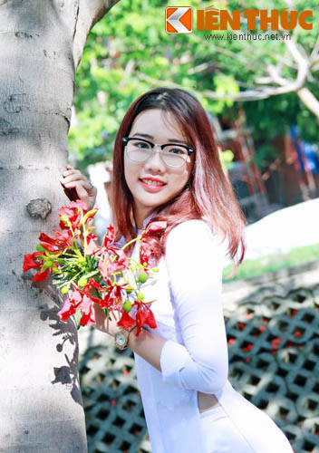 Chia sẻ về cuộc tình yêu xa của mình, Phương Thảo nói rằng cô và người yêu mình thường xuyên nhắn tin với nhau qua mạng xã hội mỗi khi có thời gian rảnh. Đôi khi cũng có những chuyện hiểu lầm nhưng cũng qua nhanh vì thông cảm cho nhau. Phương Thảo thì động viên người yêu tập luyện và thi đấu tốt. Còn anh chàng theo nghiệp quần đùi áo số thì động viên cô gái xinh đẹp học tập. Lâu lâu có thời gian rảnh thì Phương Thảo lại ra Hà Nội thăm bạn nên cũng không có khó khăn gì nhiều trong việc yêu xa của cặp đôi này.