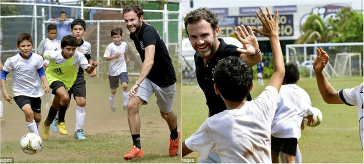 Còn với Juan Mata, ngôi sao này dùng kì nghỉ hè để đi làm đại sứ từ thiện của UNICEF tại Cancun (Mexico). Hơn 200 em nhỏ tại Mexico tới chơi bóng cùng ngôi sao của Manchester United.