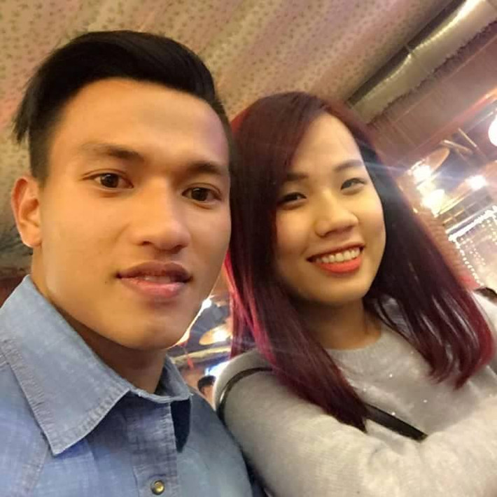 Thời gian qua, Hồ Ngọc Thắng thi đấu nổi bật trong màu áo của U23 Việt Nam tại vòng loại U23 châu Á 2016 và SEA Games 28. NHM cũng bắt đầu chú ý tới tình yêu của cầu thủ người Đà Nẵng với cô gái đồng hương tên Phạm Thu Thảo.