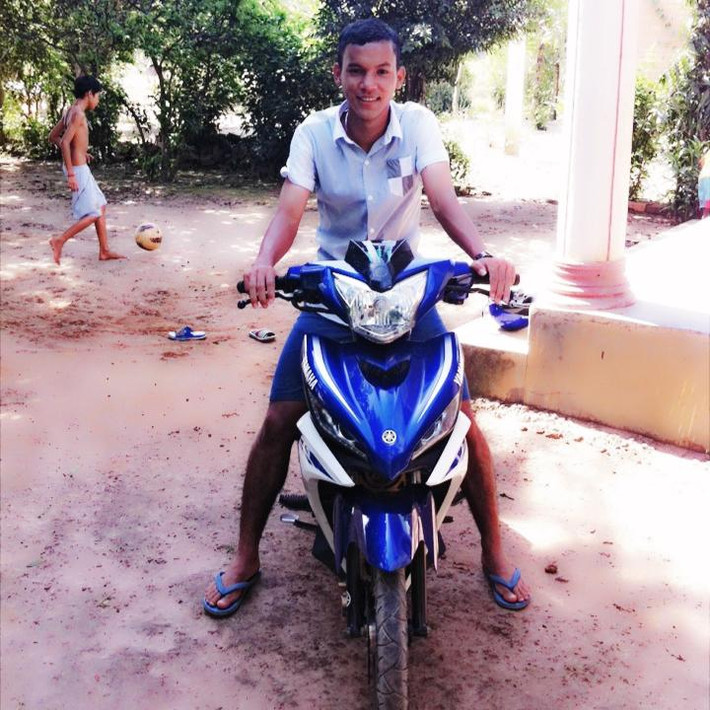 Thi đấu trong màu áo của trung tâm đào tạo trẻ PVF nên Lâm Thuận thường xuyên phải xa nhà. Nhưng cứ mỗi lần có thời gian nghỉ, cầu thủ người Khmer này lại trở về với gia đình nhỏ của mình tại Bình Phước để thư giãn. Mảnh vườn nhỏ trong nhà là nơi Lâm Thuận gắn bó tuổi thơ của mình bên trái bóng, nơi đây đã nuôi dưỡng giấc mơ trở thành cầu thủ của Lâm Thuận.