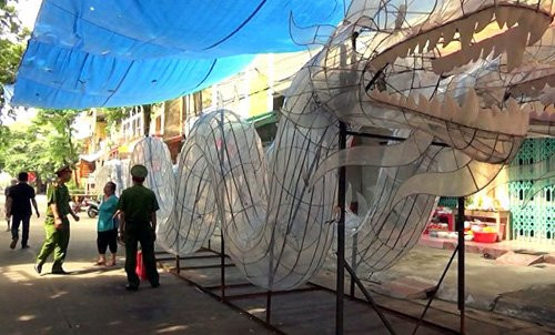 Các xã, phường, tổ dân phố trên địa bàn thành phố Tuyên Quang và các huyện trong tỉnh đang trong quá trình hoàn thiện các mô hình đèn rước để tham dự lễ hội Thành Tuyên 2015.