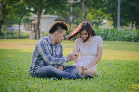 Nở nụ cười rạng rỡ ngay cả khi đang mang bạo bệnh.
