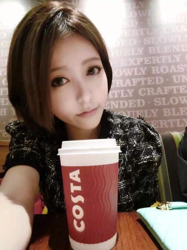 Hiện tại, game online yêu thích nhất của Diệp Vi vẫn là Liên Minh Anh Hùng (được biết tới với tên Liên Minh Huyền Thoại ở Việt Nam).