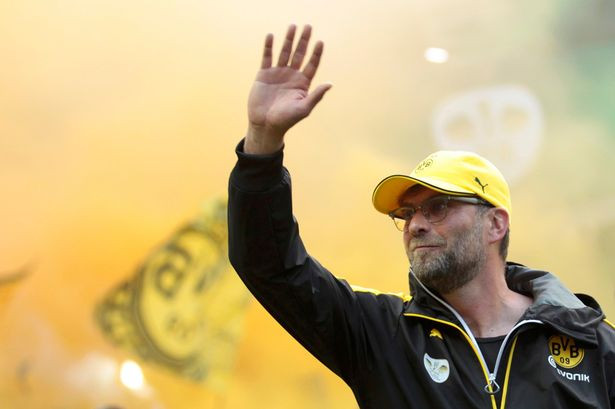 Khi nhắc tới Dortmund, chắc chắn NHM sẽ nhớ ngay đến cái tên Jurgen Klopp. Jurgen Klopp là người góp công lớn nhất trong giai đoạn hoàng kim của Dortmund. Hiện tại vị thuyền trưởng này chưa tìm được bến đỗ mới từ khi chia tay với Dortmund. Thế mạnh của Jurgen Klopp là ông sử dụng thành thạo tiếng Anh và được đánh giá là một HLV tuyệt vời.
