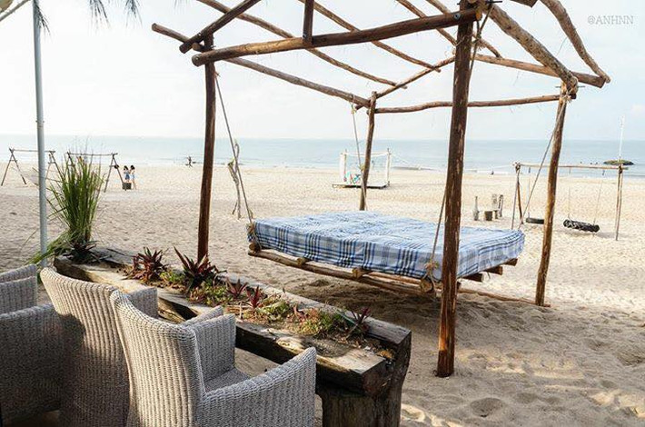 Ngoài là điểm cắm trại trải nghiệm cảm giác biển thì Coco Beach Camp còn nổi tiếng với khu Beach Huts - một hình thức nghỉ ngơi có mặt trên nhiều nước trên thế giới nhưng tại Việt Nam, Coco là nơi đầu tiên để bạn thử nghiệm.