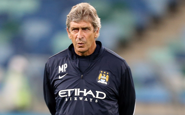 Manuel Pellegrini cũng là một người cũ tại sân Bernabeu. Cũng giống như Mourinho, Pellegrini đang có những ngày tháng không mấy vui vẻ tại Man City và chiếc ghế của ông tại sân Etihad cũng lung lay nghiêm trọng và việc đến với Real Madrid là điều hoàn toàn có thể nếu HLV người Chile này bị các ông chủ giàu có của thế giới Ả Rập cắt hợp đồng.