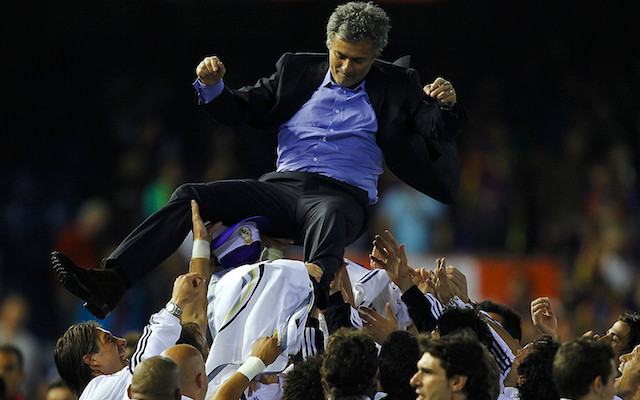 Jose Mourinho đang không vui vẻ khi Chelsea sau những trận thua liên tiếp thì việc tái hợp với đội bóng Hoàng gia Tây Ban Nha của "Người đặc biệt" là hoàn toàn có thể.