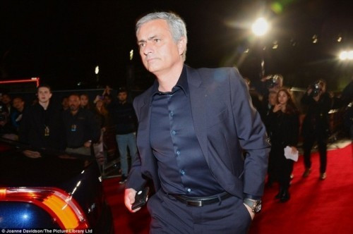 Ngoài ông thầy “khó ưa” Alex Ferguson, buổi ra mắt phim còn có sự tham gia của HLV Chelsea Jose Mourinho, người thầy của Cris Ronaldo tại Real Madrid.