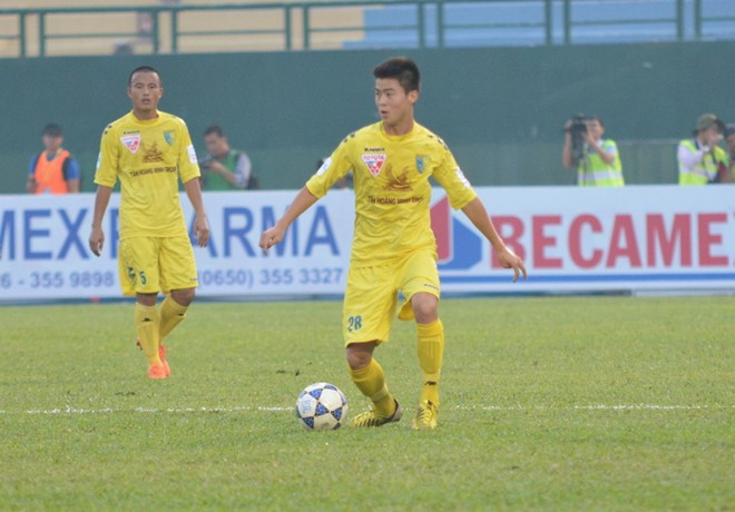 V.League 2015 là mùa giải đầu tiên Duy Mạnh ra mắt đội 1 Hà Nội T&T và ngay trong trận đấu chào sân, Duy Mạnh đã nổ súng ghi bàn mang về chiến thắng cho CLB thủ đô.