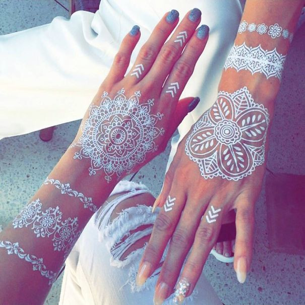 Xăm Henna trắng thích hợp nhất với những người có nước da ngăm.