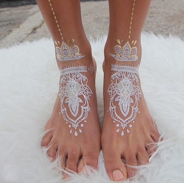 Xăm Henna trắng làm nhiều người nhớ đến hình ảnh cô gái Di-Gan lạnh lùng và ma mị.