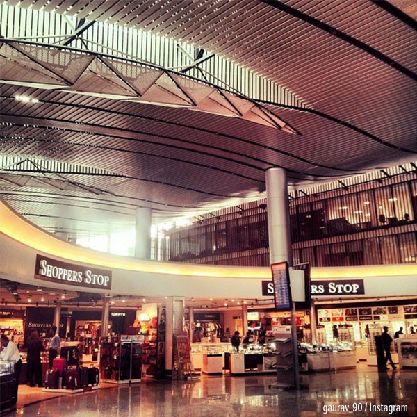 Về thứ 9 là sân bay Quốc tế Rajiv Gandhi, trước đây được gọi là Sân bay Hyderabad Mới (Hyderabad Rajiv Gandhi International Airport, Ấn Độ).