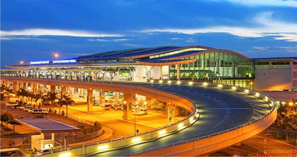 Sân bay Quốc tế Đà Nẵng (Da Nang International Airport, Việt Nam) xếp ở vị trí thứ 23/30 sân bay tốt nhất châu Á.