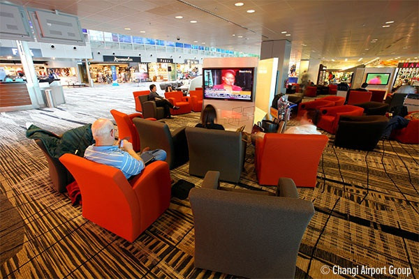 Đứng ở vị trí thứ nhất: Sân bay Quốc tế Changi (Changi International Airport, Singapore).