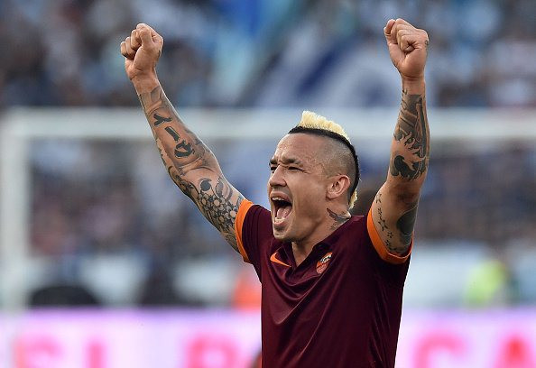 Radja Nainggolan là cầu thủ có mẹ là người Bỉ và cha anh là người Indonesia. Năm 17 tuổi Nainggolan đã chuyển tới Italy sinh sống và bắt đầu sự nghiệp thi đấu của mình tại CLB Piaceza trước khi chuyển đến CLB Cagliari. Hiện Nainggolan thi đấu trong màu áo của CLB AS Roma. Trước đây, Nainggolan từng có ý định quay trở về Indonesia để khoác áo ĐTQG nước này. Nhưng sau đó anh đã quyết định trở về Bỉ để thi đấu trong màu áo ĐTQG Bỉ năm 2009.