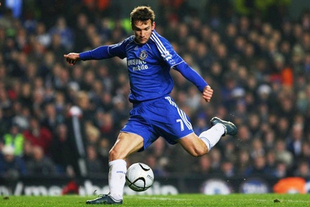 Andriy Shevchenko gia nhập Chelsea vào mùa hè năm 2005 với bản hợp đồng bom tấn 56 triệu Euro từ AC Milan. 3 mùa giải ở Chelsea, Shevchenko không còn là giữ được bản năng sát thủ như ở AC Milan, anh chỉ được ra sân 77 lần và cống hiến 22 bàn thắng cho Chelsea trên các mặt trận.