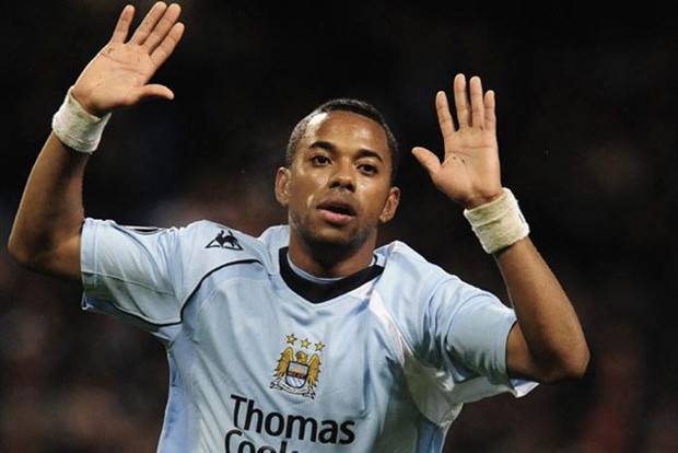 Robinho là bản hợp đồng kỉ lục của Man City. Anh gia nhập Man City với giá 42,5 triệu Euro từ Real Madrid vào hè năm 2008. Ở Man City, ngôi sao bom tấn này không thể hiện được nhiều, anh chỉ được ra sân 53 trận và ghi được 16 bàn thắng.
